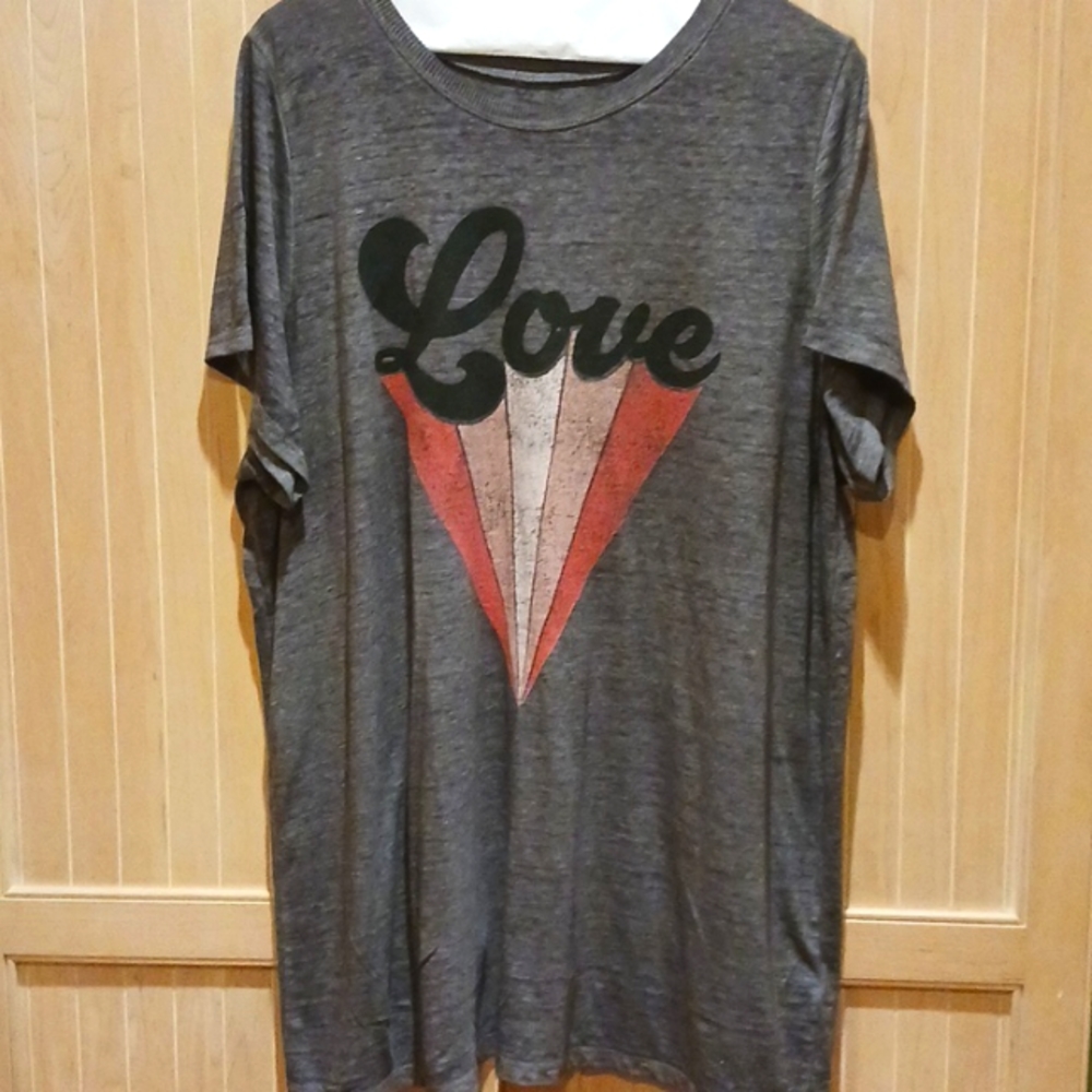 Torrid "Love" Tee EUC 3X